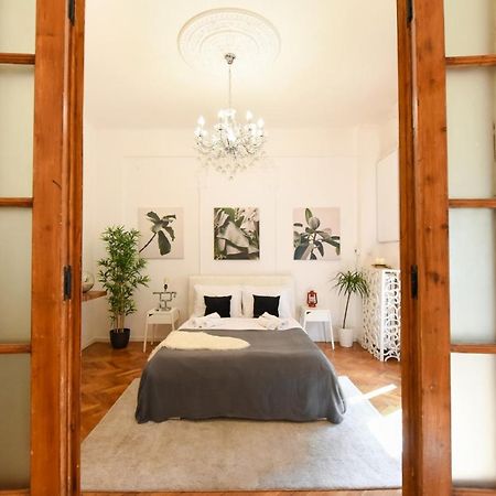 Love.Travel.Explore ♥️Apt W/ Balcony In Old Town Apartment Букурещ Екстериор снимка