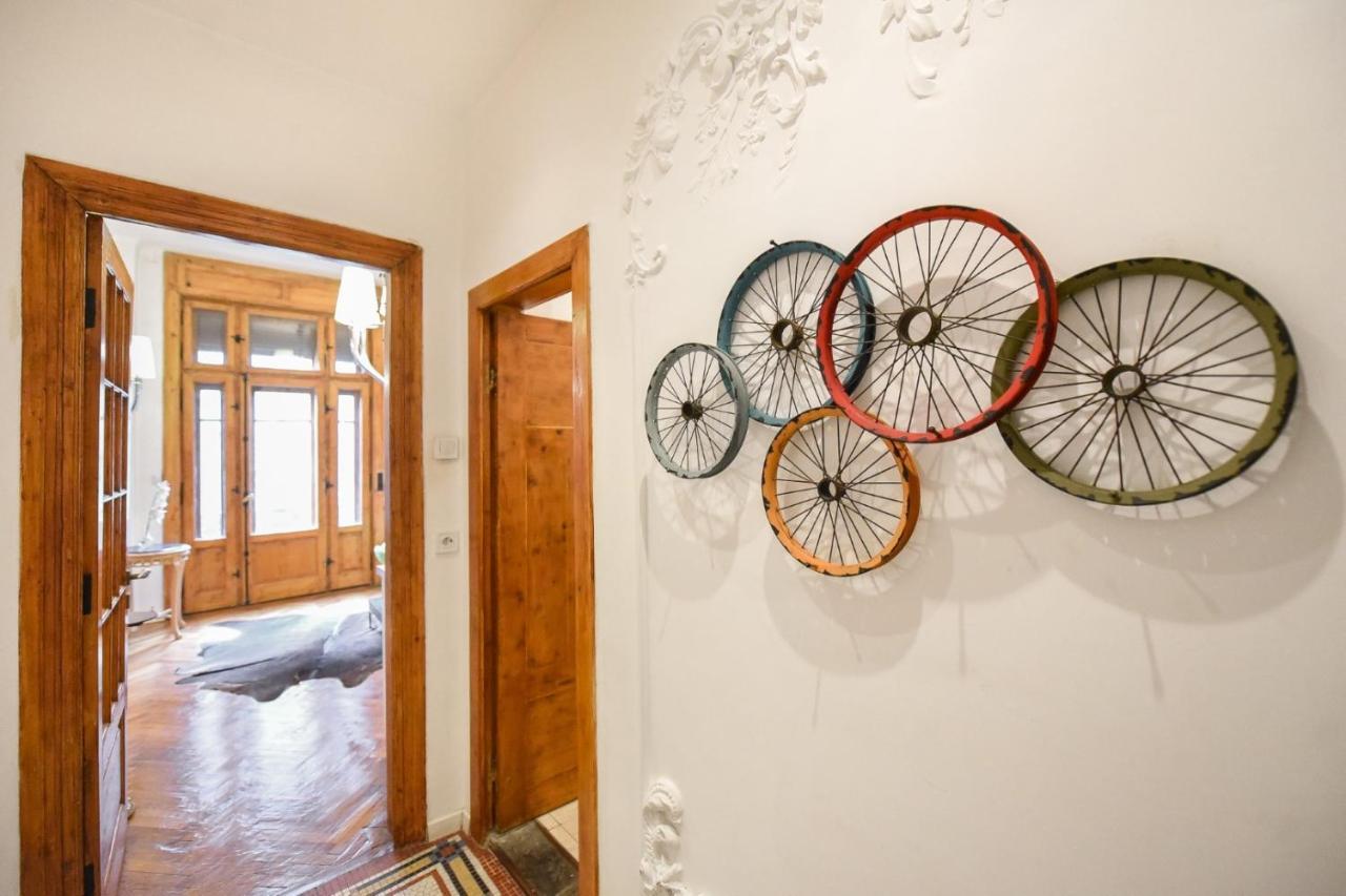 Love.Travel.Explore ♥️Apt W/ Balcony In Old Town Apartment Букурещ Екстериор снимка