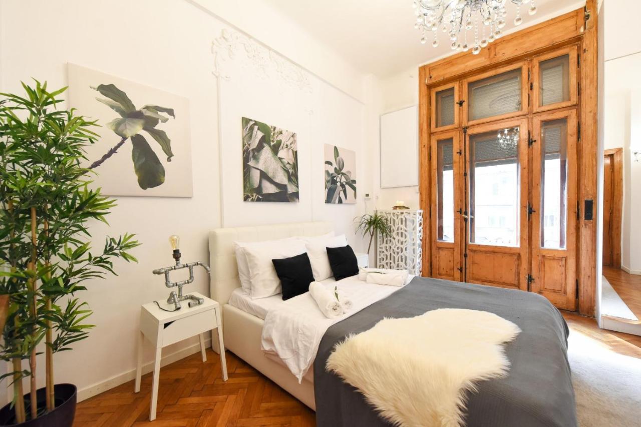 Love.Travel.Explore ♥️Apt W/ Balcony In Old Town Apartment Букурещ Екстериор снимка
