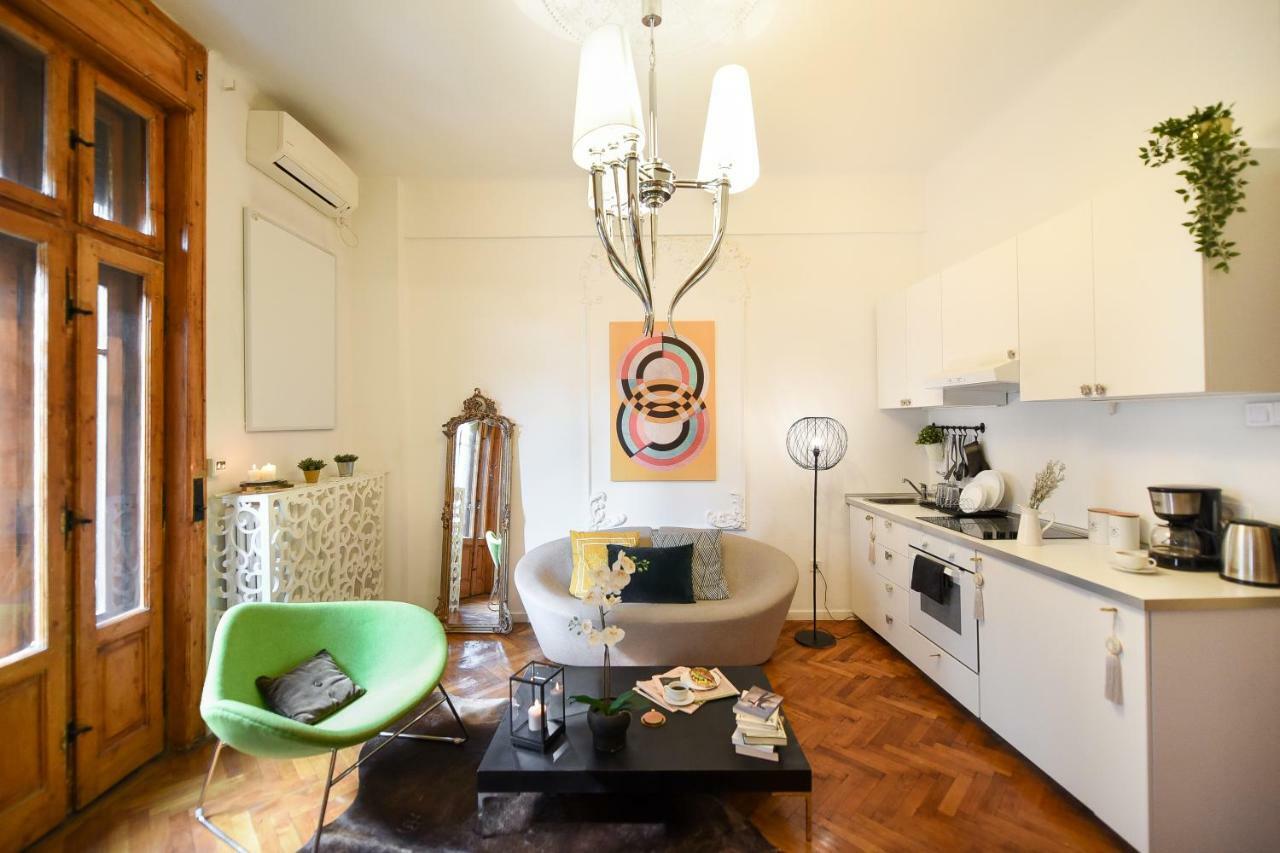 Love.Travel.Explore ♥️Apt W/ Balcony In Old Town Apartment Букурещ Екстериор снимка